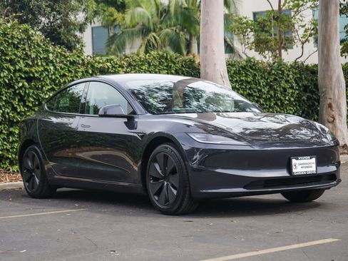 Used 2025 Tesla Model 3 Long Range image 3