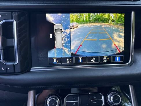 Used 2023 GMC Yukon Denali AWD/4WD image 19