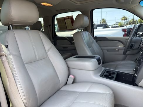 Used 2011 Chevrolet Tahoe LT w/ Luxury Package AWD/4WD image 32