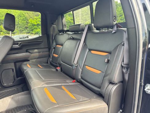 Used 2023 GMC Sierra 1500 AT4 w/ Technology Package AWD/4WD image 25