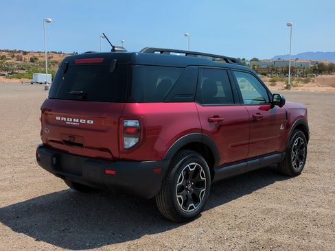 Used 2025 Ford Bronco Sport Outer Banks w/ Outer Banks Tech Package+ AWD/4WD image 3