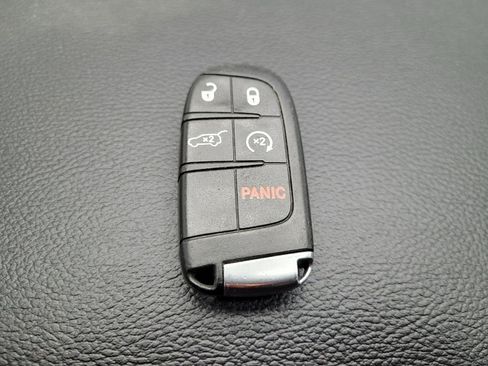 Used 2017 Dodge Durango GT w/ Nav & Power Liftgate Group RWD image 32