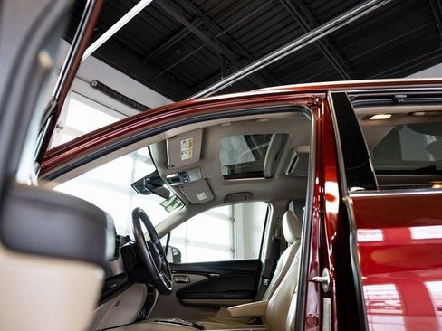 Used 2022 Honda Pilot Elite image 9