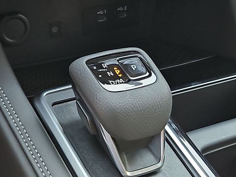 New 2026 Nissan Pathfinder Platinum AWD/4WD image 13