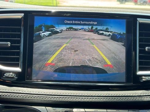 Used 2026 Chrysler Pacifica Limited FWD image 23