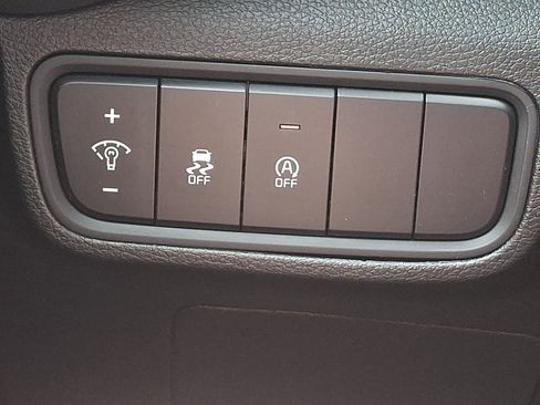 Certified 2025 Kia Soul LX w/ LX Technology Package FWD image 25