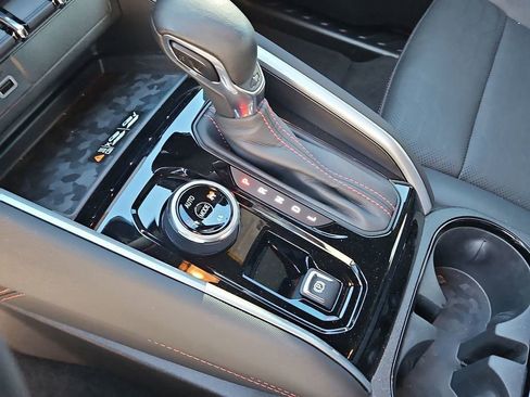 Used 2024 Chevrolet Colorado Z71 w/ Z71 Convenience Package 2 image 16