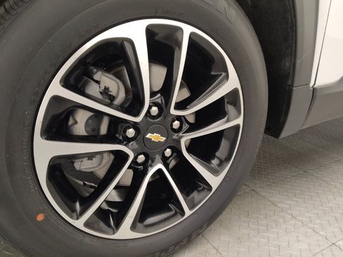 Used 2025 Chevrolet TrailBlazer LT FWD image 31