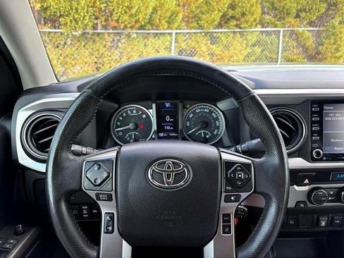 Used 2021 Toyota Tacoma SR5 w/ Trail Edition image 23