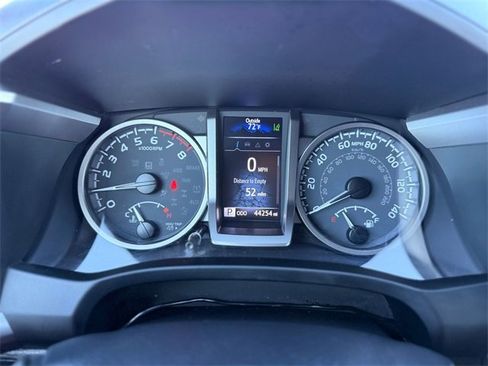 Used 2022 Toyota Tacoma Limited image 11