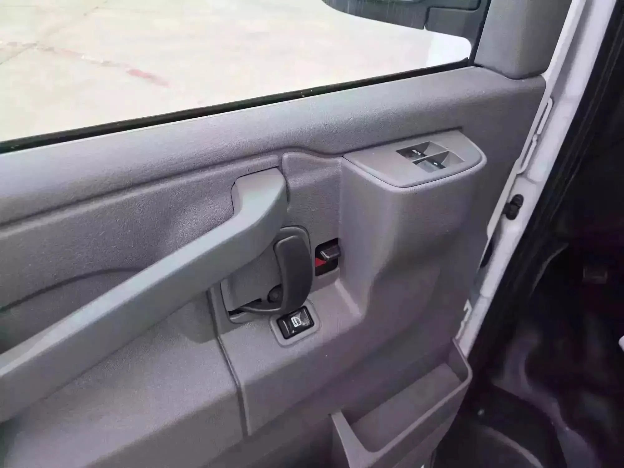 Used 2019 Chevrolet Express 2500 Extended w/ Driver Convenience Package RWD image 30