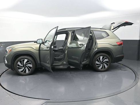 Used 2026 Volkswagen Atlas SE AWD/4WD image 32
