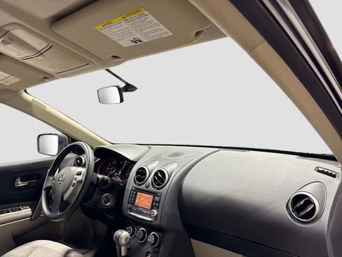 Used 2011 Nissan Rogue SV image 25