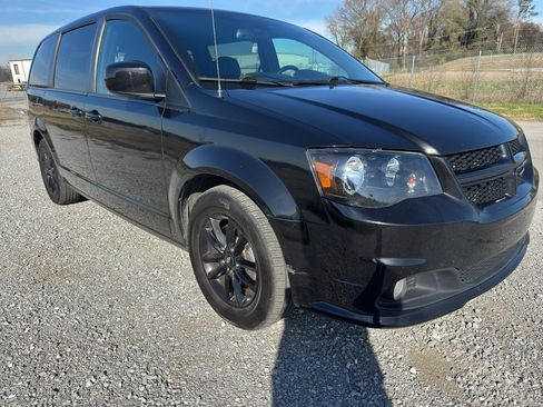 Used 2019 Dodge Grand Caravan GT image 2