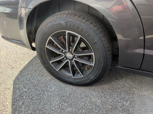 Used 2018 Dodge Grand Caravan SE FWD image 11