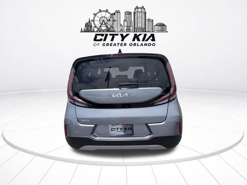 Certified 2025 Kia Soul LX w/ LX Technology Package FWD image 4