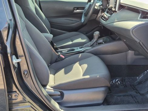 Used 2021 Toyota Corolla LE FWD image 18
