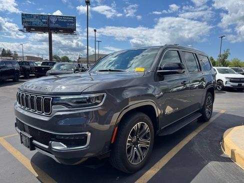 Used 2024 Jeep Wagoneer Series II w/ Flexible Seating Group AWD/4WD image 3