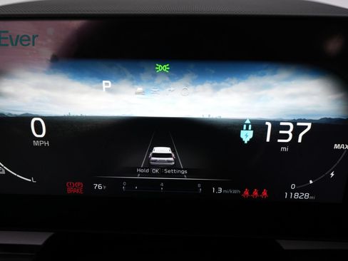 Used 2025 Kia Niro Wind FWD image 7