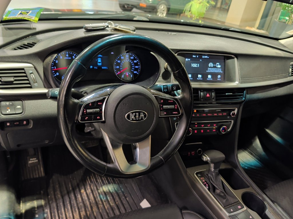 Used 2020 Kia Optima SE FWD image 5