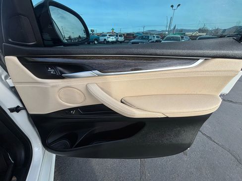 Used 2018 BMW X5 xDrive40e image 12