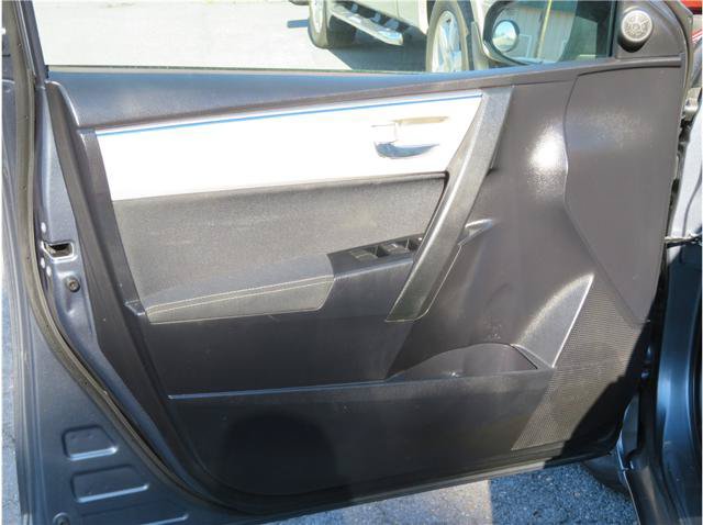 Used 2015 Toyota Corolla LE FWD image 11