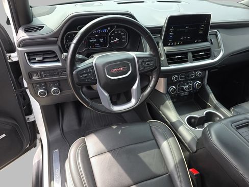 Certified 2021 GMC Yukon SLT w/ SLT Premium Package AWD/4WD image 18