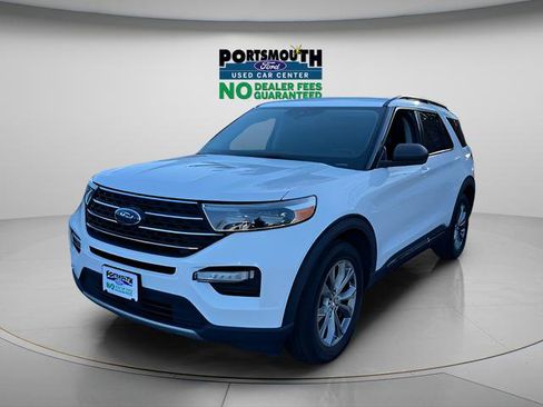 Used 2022 Ford Explorer XLT w/ Equipment Group 202A AWD/4WD image 16