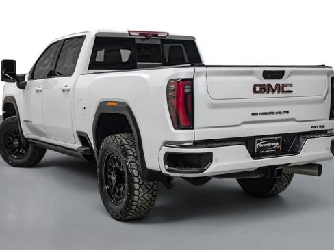 Used 2024 GMC Sierra 2500 AT4 w/ AT4 Premium Plus Package AWD/4WD image 8
