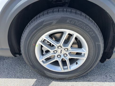 New 2026 Ford Explorer Active RWD image 11