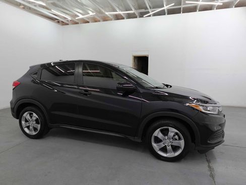 Certified 2020 Honda HR-V LX image 4
