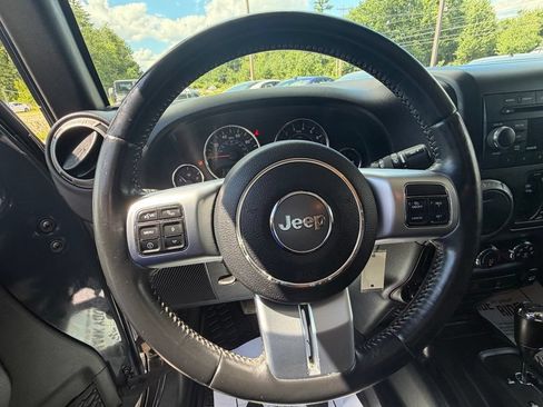 Used 2018 Jeep Wrangler Unlimited Sport AWD/4WD image 27