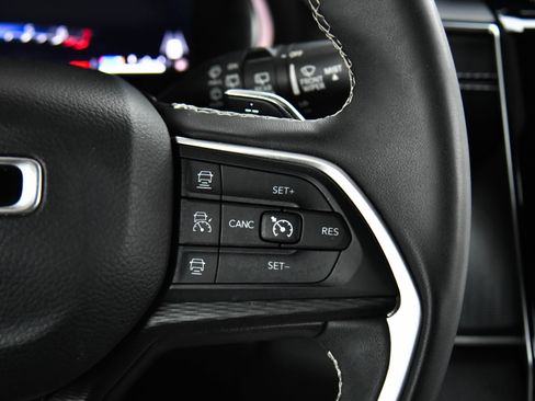Used 2024 Jeep Grand Cherokee L Laredo AWD/4WD image 33