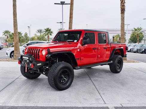 Used 2021 Jeep Gladiator Sport image 4
