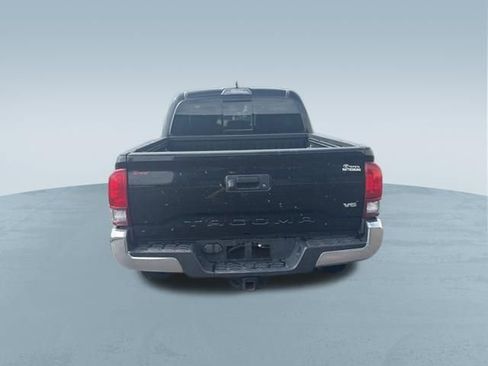 Used 2019 Toyota Tacoma SR5 RWD image 7