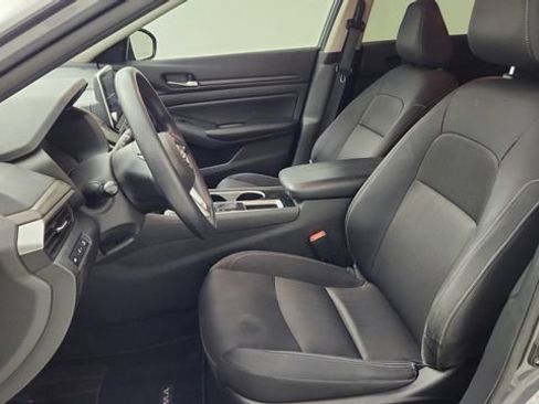 Used 2024 Nissan Altima 2.5 SV FWD image 10