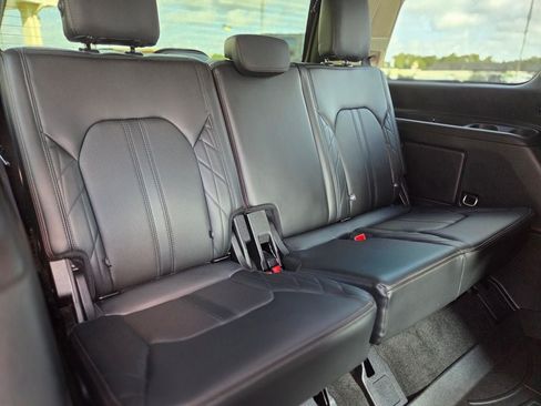 Used 2019 Ford Expedition Platinum RWD image 13
