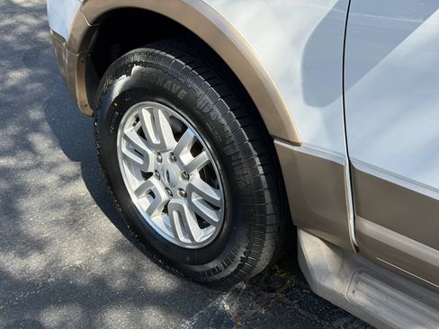 Used 2014 Ford Expedition XLT w/ Equipment Group 201A RWD image 36