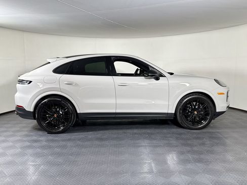 Certified 2026 Porsche Cayenne E-Hybrid Coupe AWD/4WD image 8