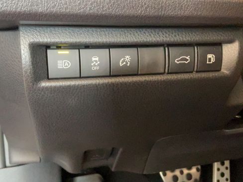 Used 2026 Toyota Camry SE w/ Multimedia Upgrade Package FWD image 23