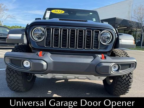 Used 2024 Jeep Gladiator Mojave w/ Safety Group image 18