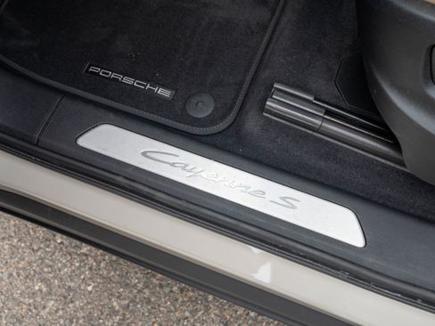 Certified 2024 Porsche Cayenne S image 27