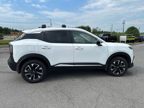 Used 2026 Nissan Kicks SV w/ SV Premium Package AWD/4WD image 6