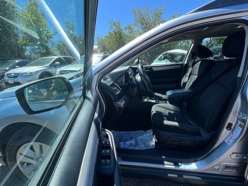 Used 2017 Subaru Outback 2.5i Premium AWD/4WD image 19