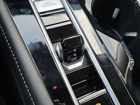 Used 2025 Volkswagen Atlas SE image 12