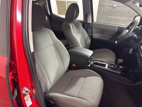 Used 2018 Toyota Tacoma SR image 28