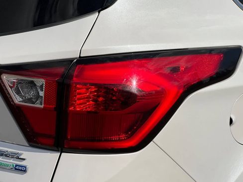 Used 2019 Ford Escape SEL image 35