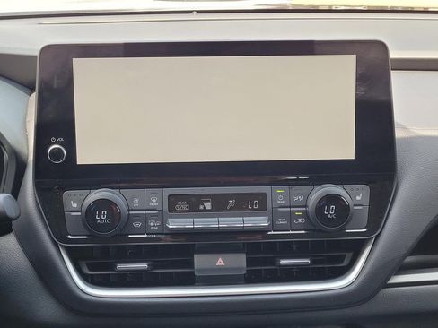 Used 2024 Toyota Grand Highlander XLE image 17