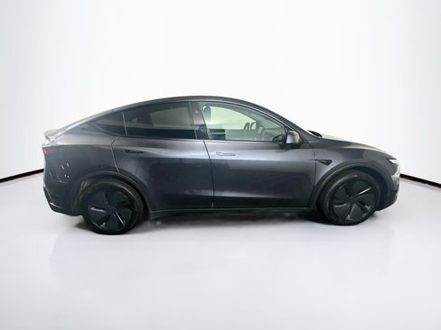 Used 2026 Tesla Model Y 2WD image 10