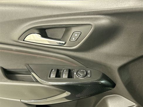 Used 2024 Chevrolet Trax RS w/ Driver Confidence Package image 11